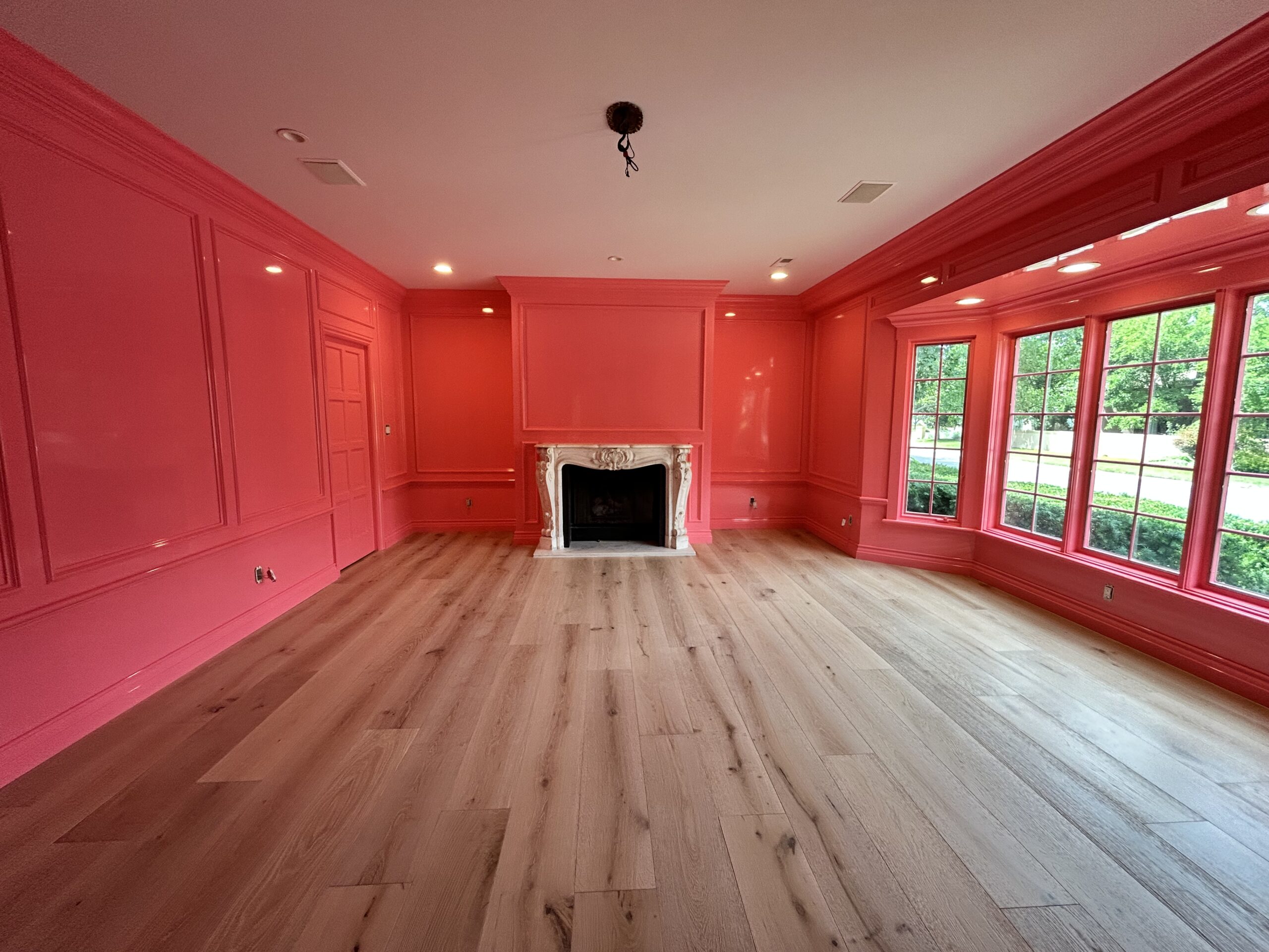 high-gloss-painted-living-room